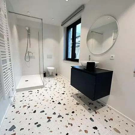 Duplex Hyper Centre * Liege